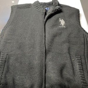 Sweater vest